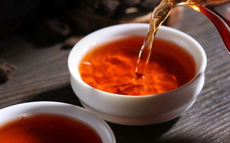 普洱茶一直泡在水里，比浓茶还“毒”