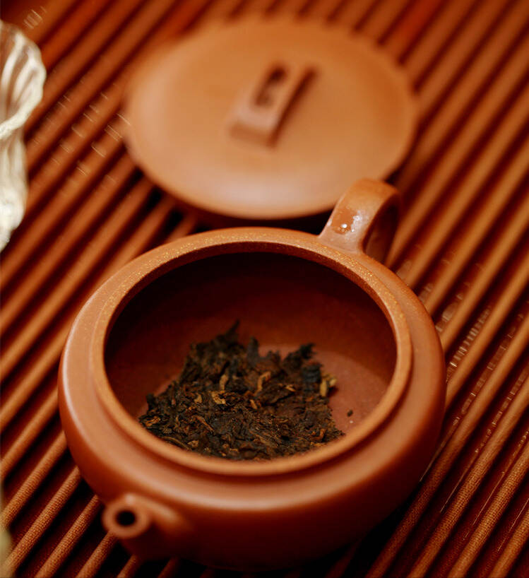 为什么会在熟茶里喝到堆味？它是如何形成的？和茶叶品质有关吗？