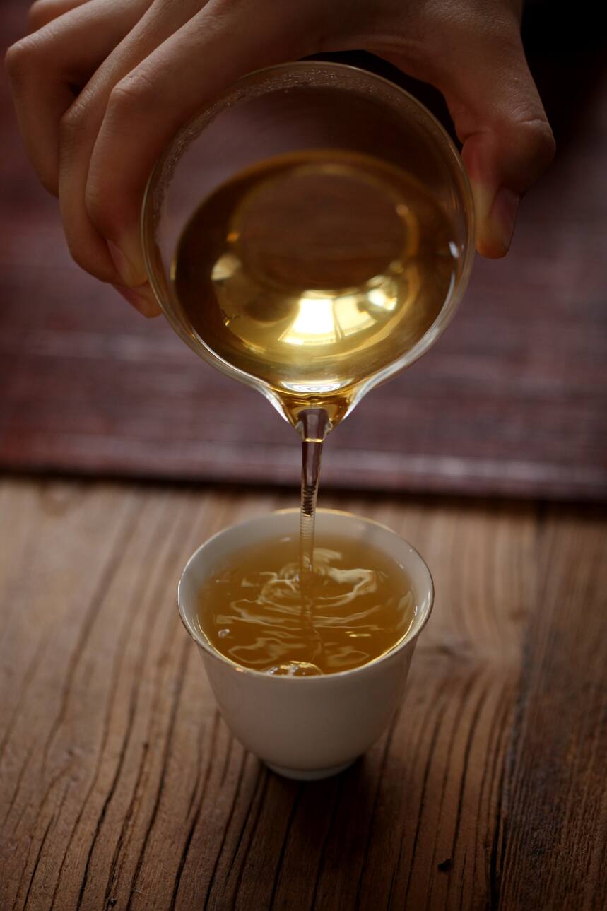 2020年谷花小泥塘：高香“小曼松”，蜜韵甜醇，口感不输春茶