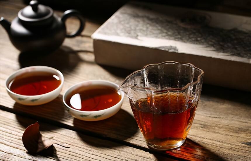 喝普洱生茶好还是普洱熟茶好？