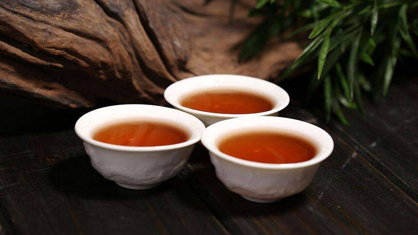 《老徐谈茶》156期：普洱百年老茶拍出天价？它的品饮价值如何？