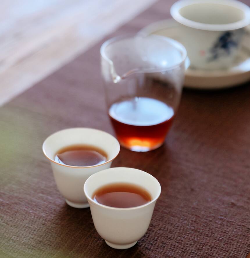 夏季喝普洱茶，选生茶还是选熟茶？关键看这5点