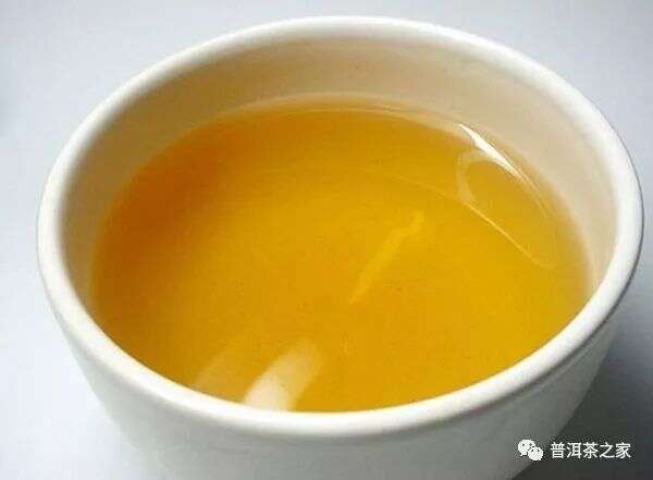 佛光包裹着茶香，千年布朗族普洱茶村寨章朗古树茶的特点
