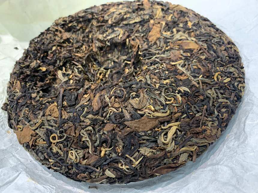 云南产的古树晒红茶是属于普洱茶的一种品类吗？