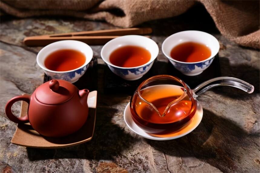 普洱茶独有的6大特性，是分辨普洱茶品质好坏的一把好手