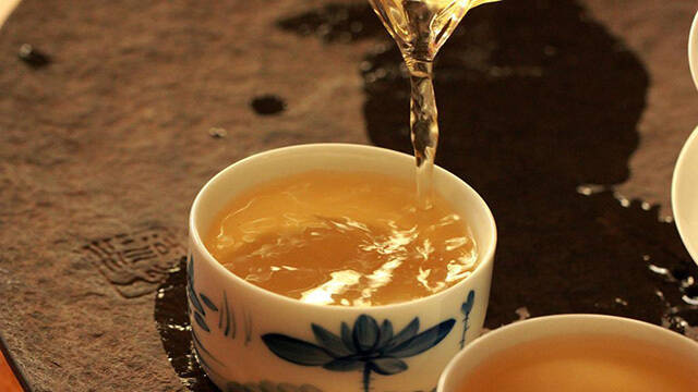 《茶友聊茶》第4期：对待普洱茶少些先入为主