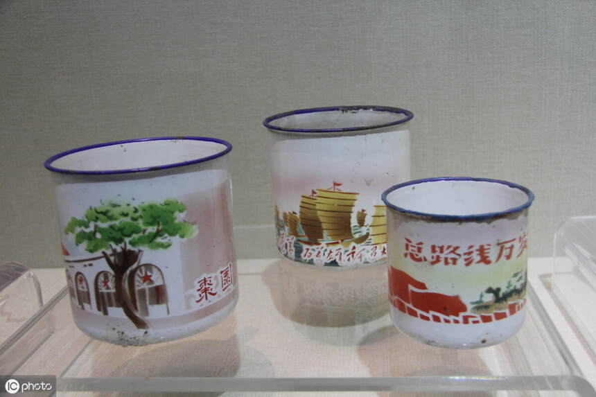 早年东北人的饮茶习惯：一大把茶叶，一个搪瓷缸子
