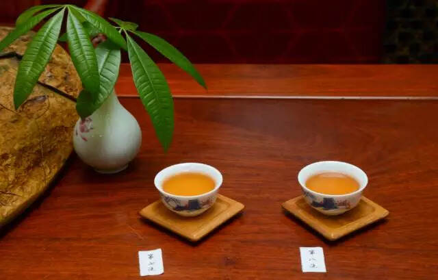 普洱品鉴：黎明茶厂2004年乔木茶王