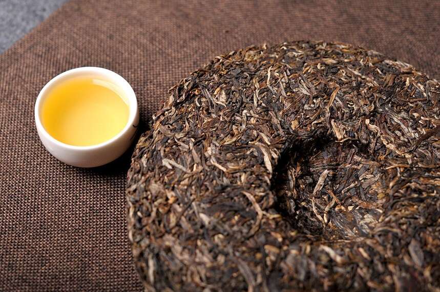 产自云南临沧，世界上最年迈的锦绣茶王口感到底怎么样？