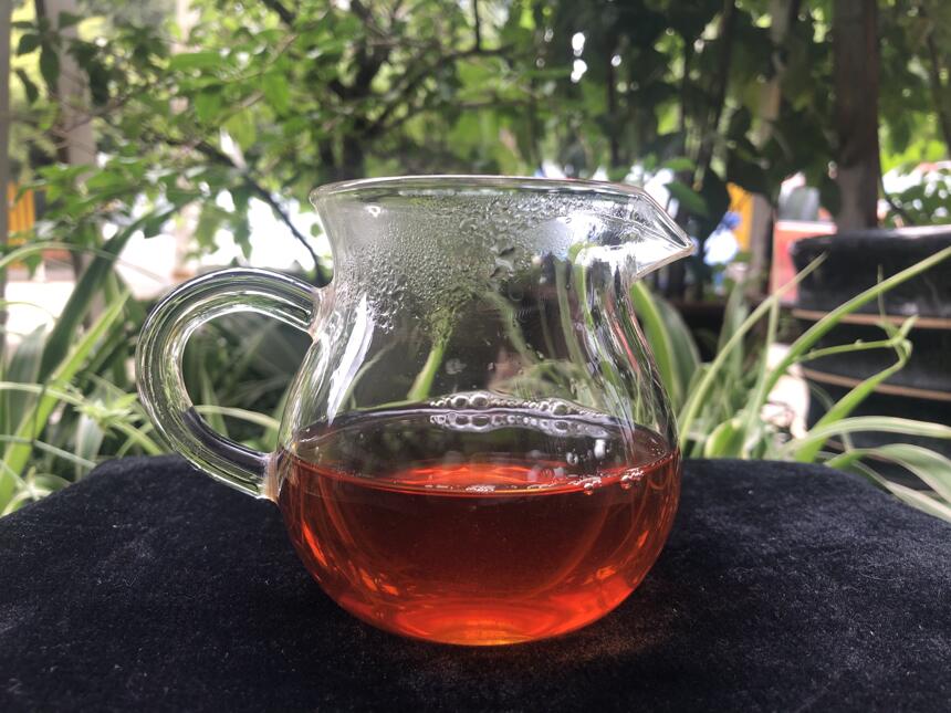 老徐鉴茶365：储存15年的红茶什么滋味？已变质？意想不到