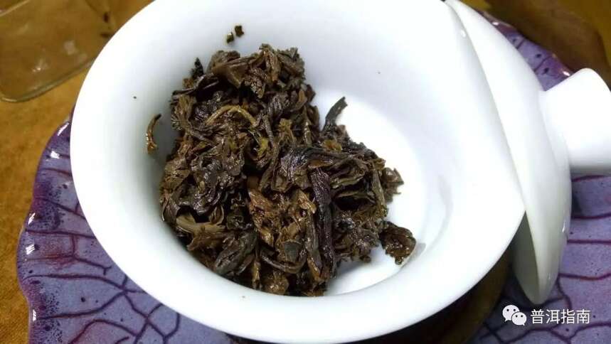黎明茶厂2003年“勐海大叶种乔木古茶”青饼