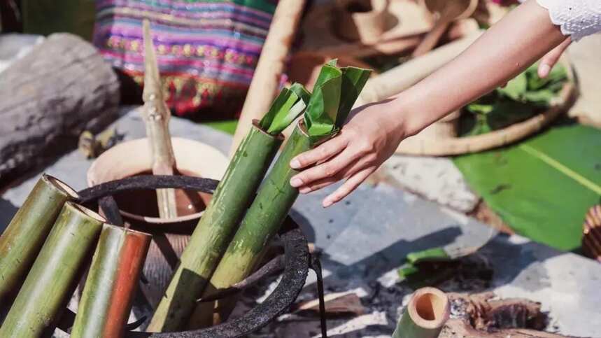 傣族竹筒茶那是带有竹子清香的人间烟火气的茶