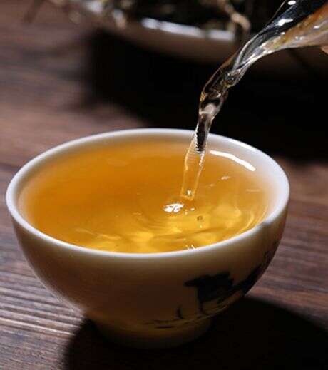 普洱熟茶和生茶哪个更刮油？想减肥喝它就对了？