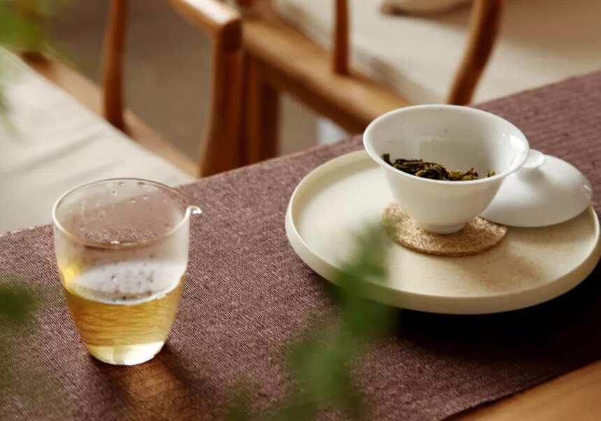 禅茶一味：在一味生熟里，读懂一杯普洱茶的茶味哲学