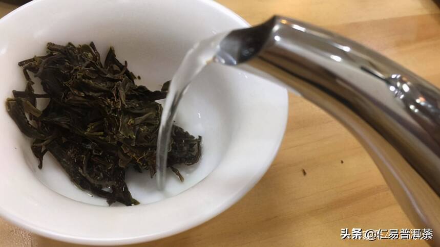 新手入门普洱茶为什么是从新生茶开始学？