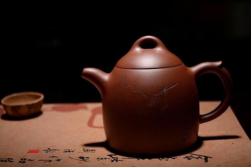一壶不事二茶的紫砂壶，冲泡出的茶汤才是最原味的鲜度