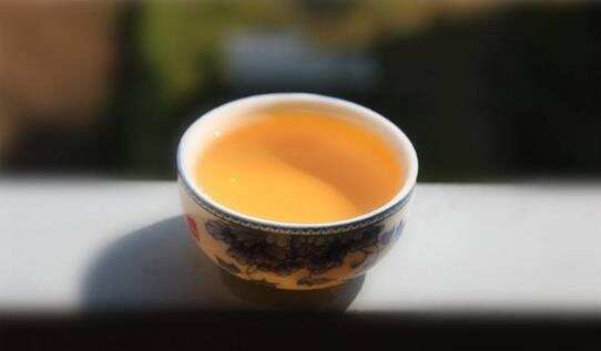 易武高山寨古树普洱茶的特点