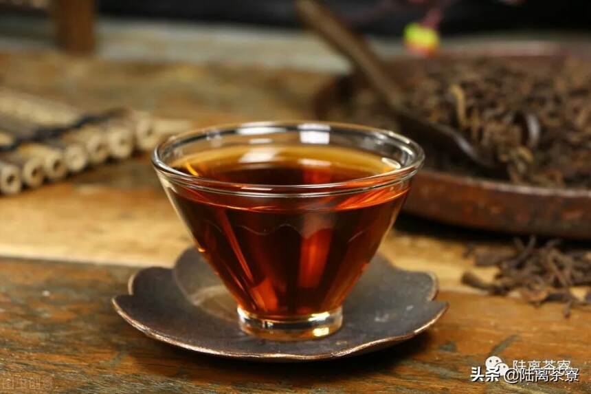看茶摸茶，闻香观色。品鉴普洱茶有哪些技巧？