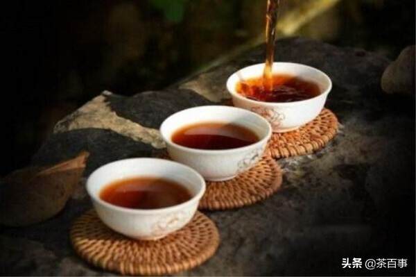 普洱茶的头道茶是喝掉还是倒掉，关键是看它是否需要醒茶