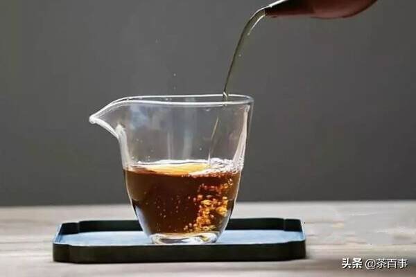 普洱茶甘甜香醇，水的作用少不了，三点关于水的技巧学起来