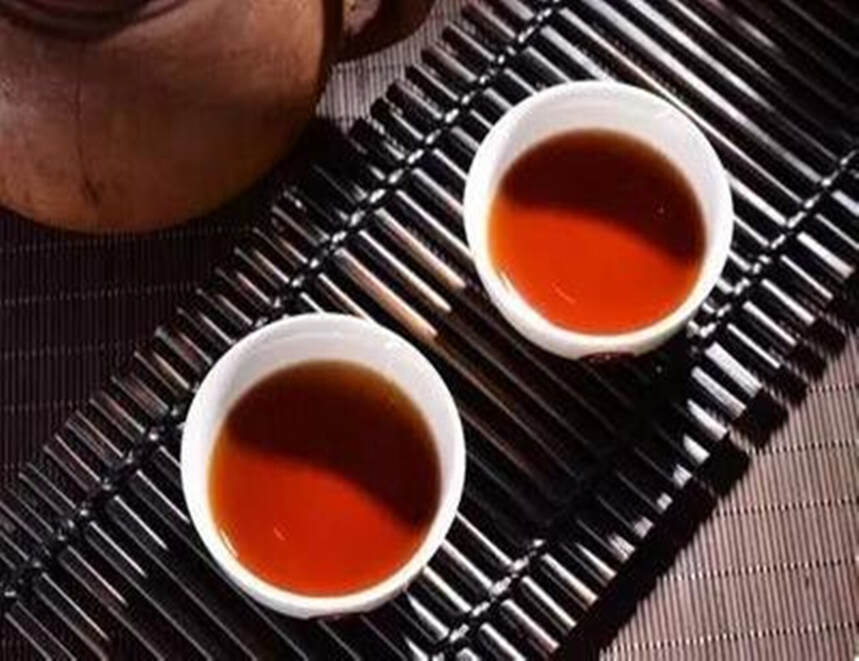 解密：普洱茶「陈化生香」的原理，《时间的味道》解开微生物密码