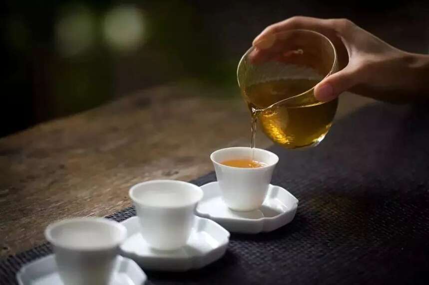 你喝茶会用瓷具吗？原来瓷器茶具也有这么多种？