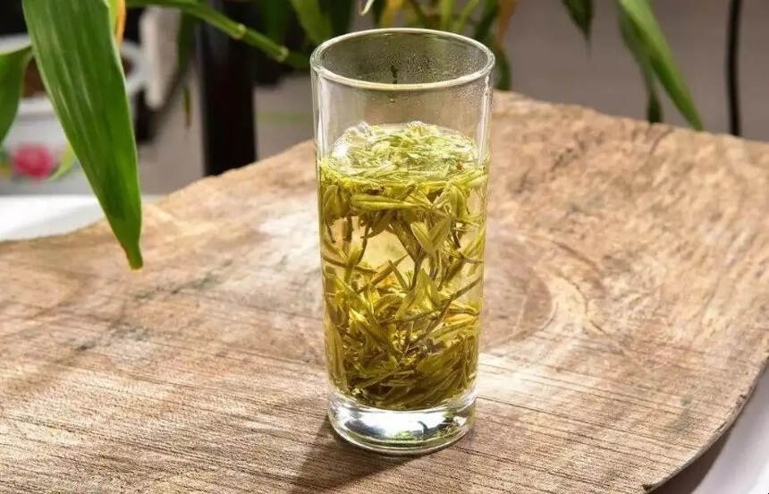 喝茶时绿茶泡几次比较好？