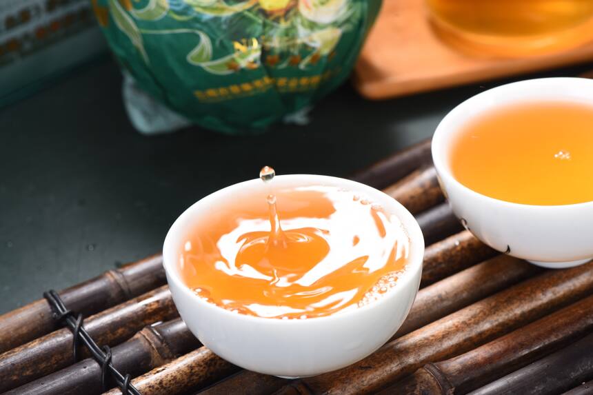新品预售八角亭2021年青龙曼松生茶，升级版龙团皇室“高香甘醇”