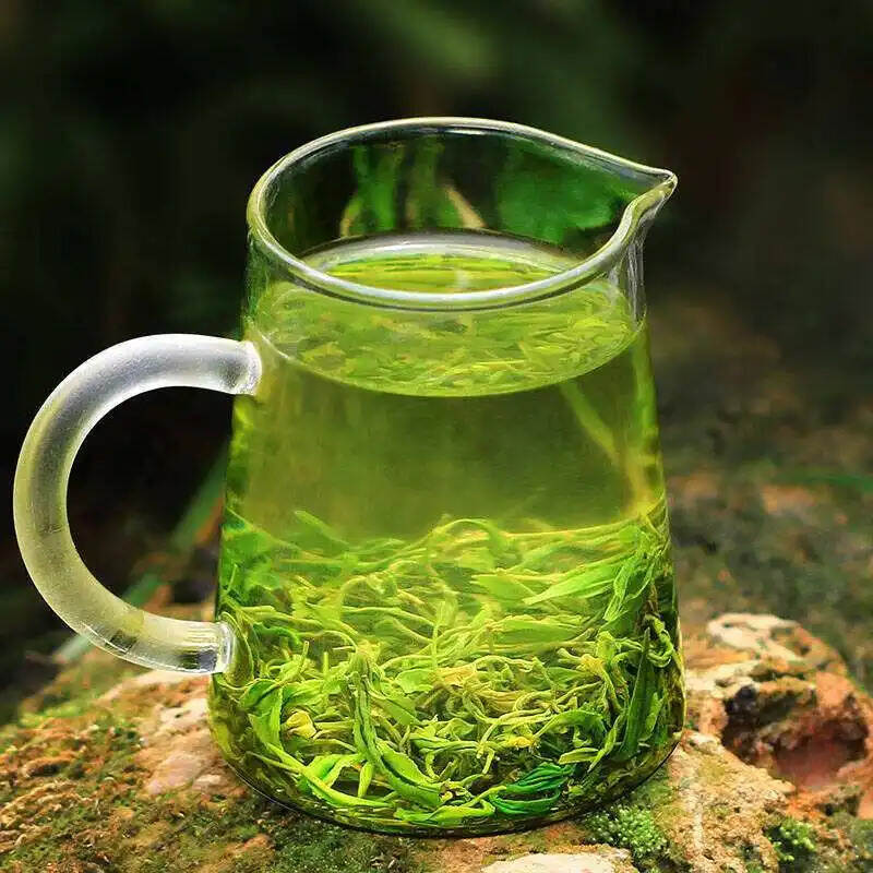 同期采摘，同种类茶树，绿茶与红茶的区别在哪？
