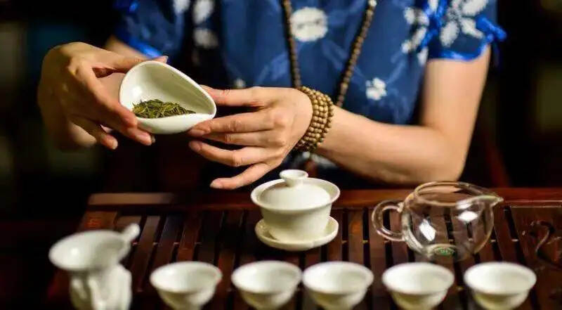 为什么茶艺师大多是“有气质”的小姐姐？
