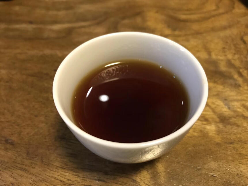 广云贡老普洱生茶，时代绝响的茶饼开泡分享