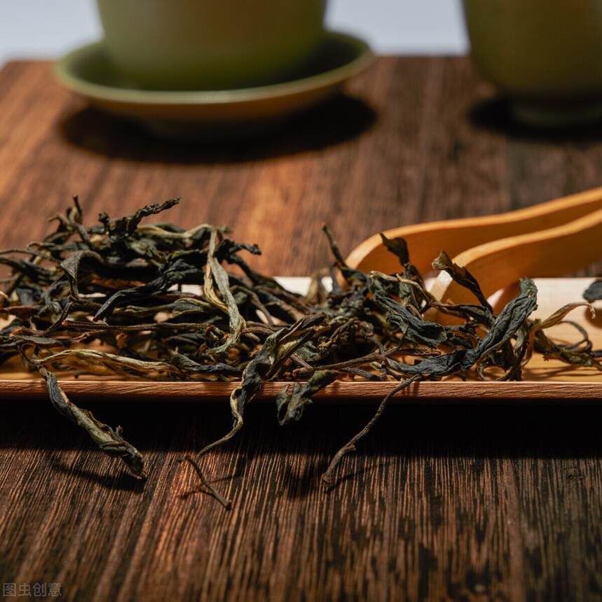 普洱新茶与陈茶的区别在哪里？如何辨别？生茶熟茶能混合存放吗？