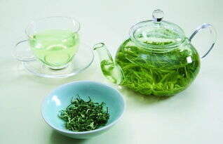 夏季到，了解冲泡绿茶的【三投法】，一杯清香碧绿的绿茶，就成了
