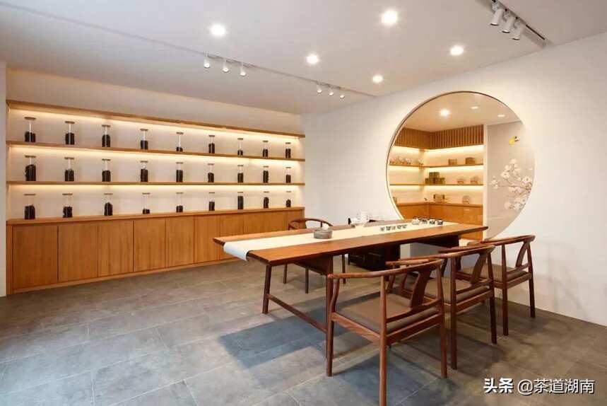 值得收藏：10个大道至简的新中式茶会所设计布局案例