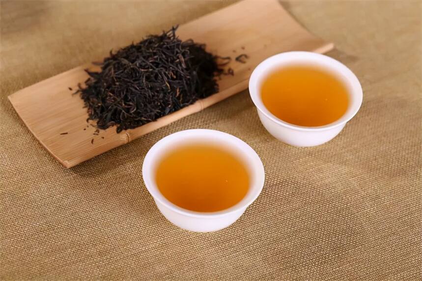 我国有三大产茶山脉，十大名茶多出于此