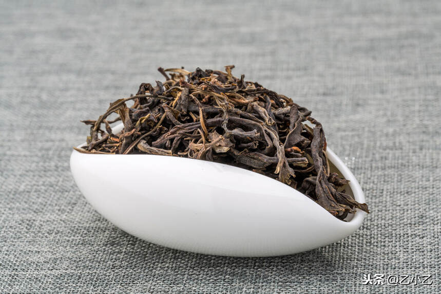 如何分辨大树茶与台地茶？