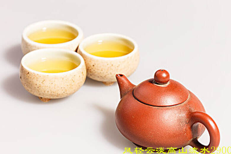 潮汕“工夫茶”中的“茶三”现象，意喻天地人，意喻三生万物
