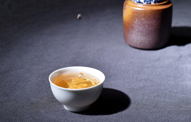 没喝过东方美人茶，你无法想象乌龙茶也能如红茶般“妖艳”