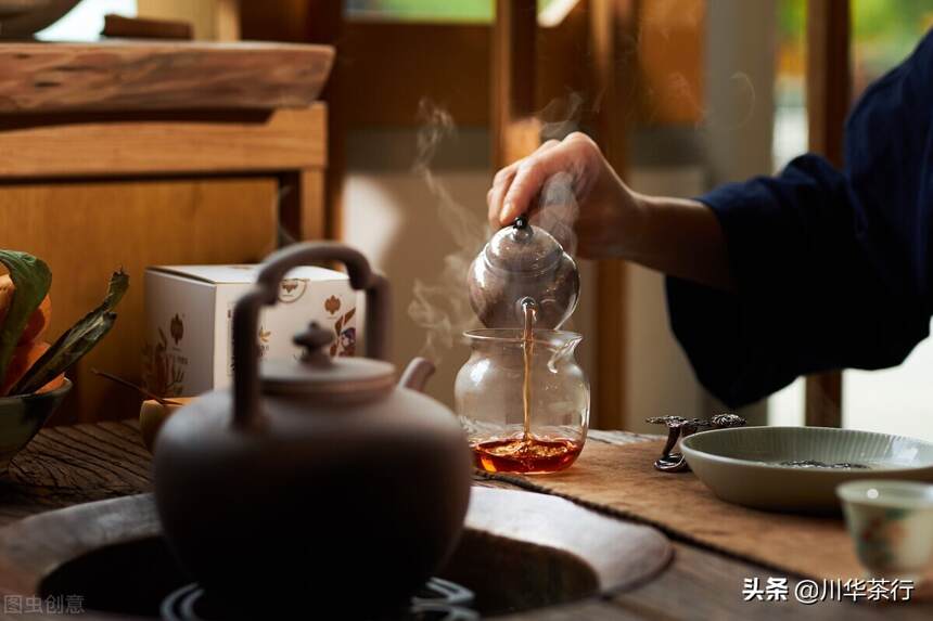 只要有一只茶壶，中国人到哪都是快乐的