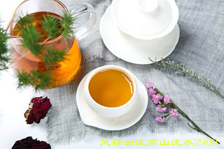 红茶温润柔美，一杯红艳橙亮的红茶，让人顿觉暖意融融，明日立冬