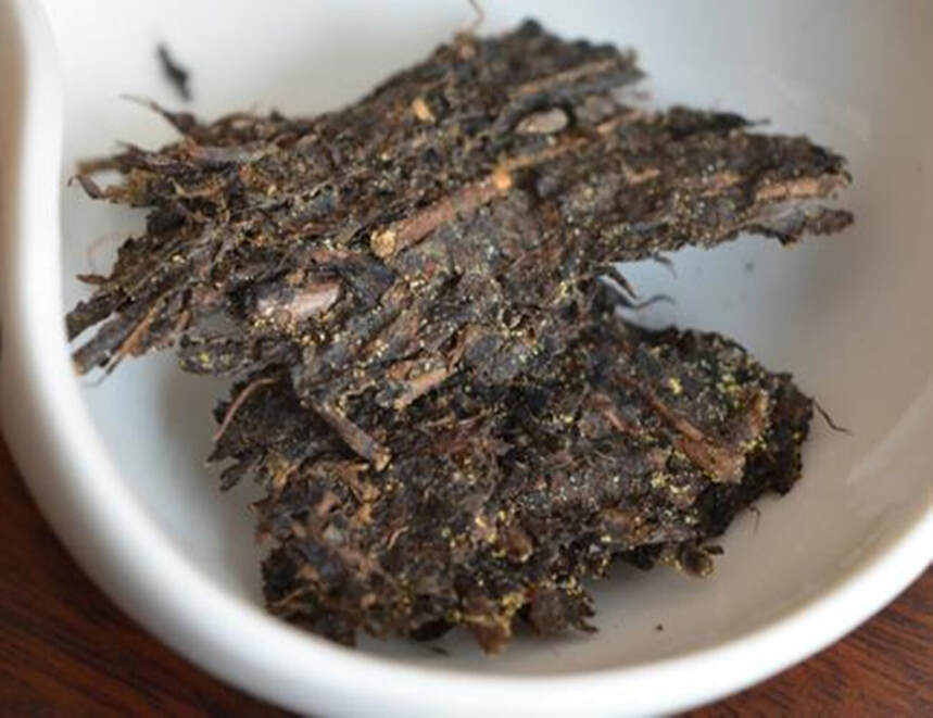 跨界的“金花乌龙黑茶”，技术创新、焙酵工艺相结合、茯味菌花香