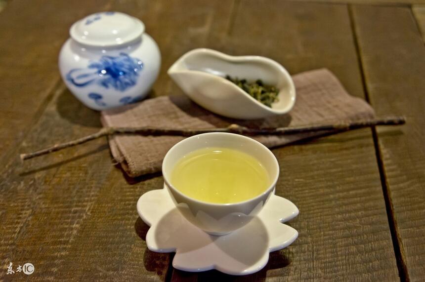 当足百年台湾茶活招牌，冻顶乌龙当仁不让，原来名称由来暗藏玄机