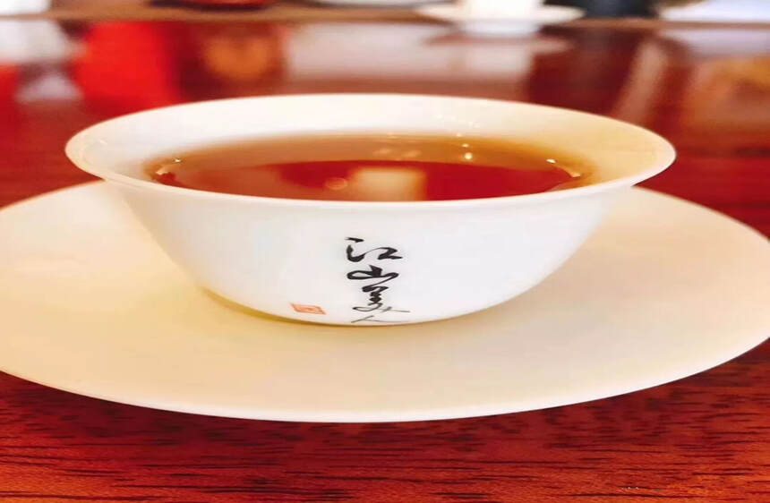 “大田美人茶”，蝉茶共生、似琥珀般的汤色、甘甜蜜韵、果蜜香