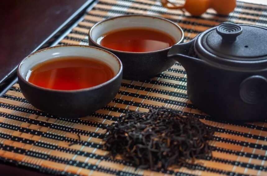 常见乌龙茶怎么喝？岩茶、铁观音品饮小技巧