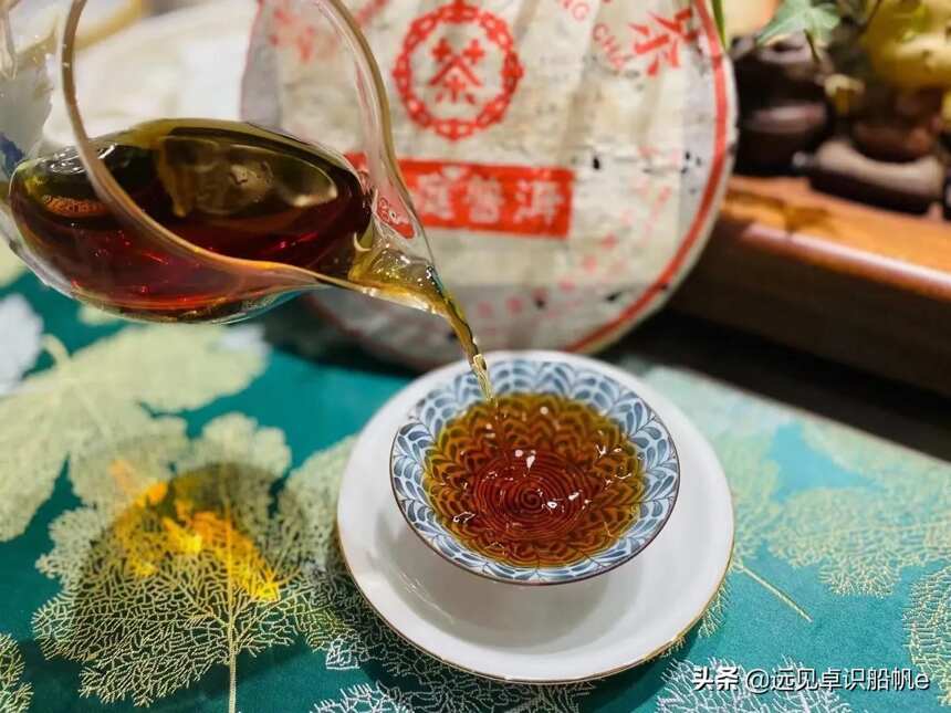 2000年宫廷红丝带老熟茶