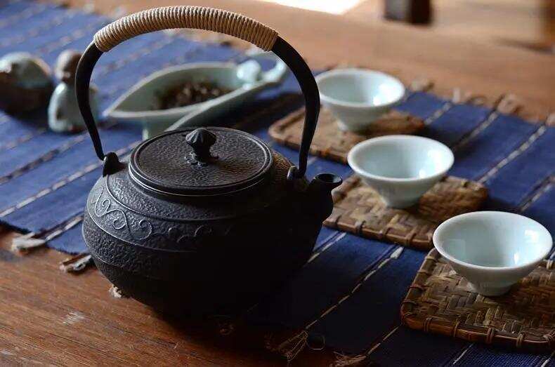 泡茶有讲究！常见4类不同材质的茶具及适泡茶类