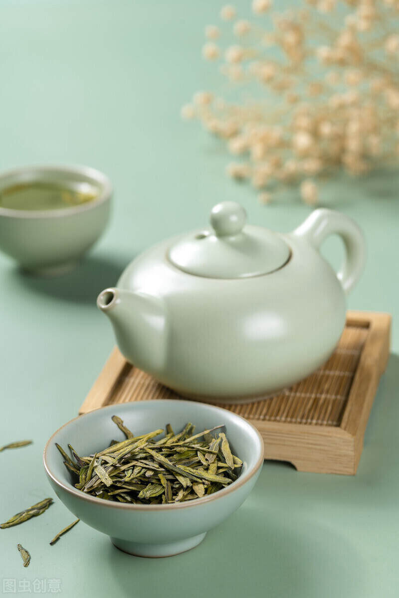 又到春茶采摘季，为什么人们喜欢喝春茶？龙井好喝，还是毛尖好喝