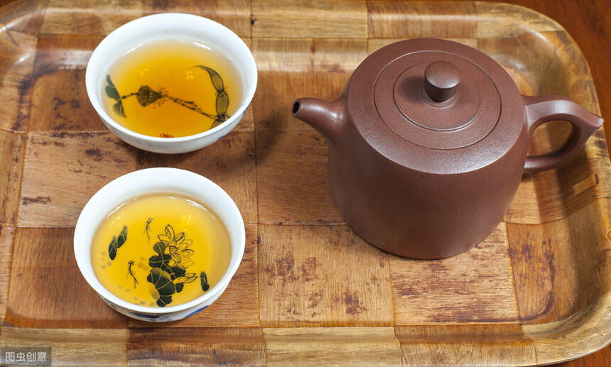 夏茶“苦涩”，清热解暑；秋茶“平和”养阴降燥