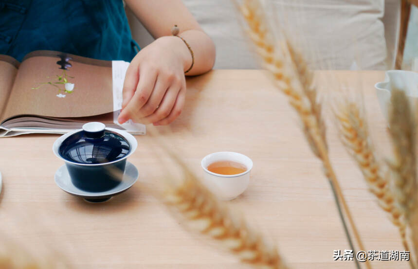 常喝茶和喝白开水有什么区别？
