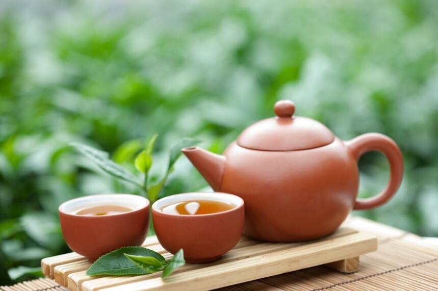 以茶入膳古来有之，中国茶配中国菜，称之为“茶膳”，完美搭档